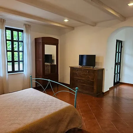 Quattro Olive Минтурно